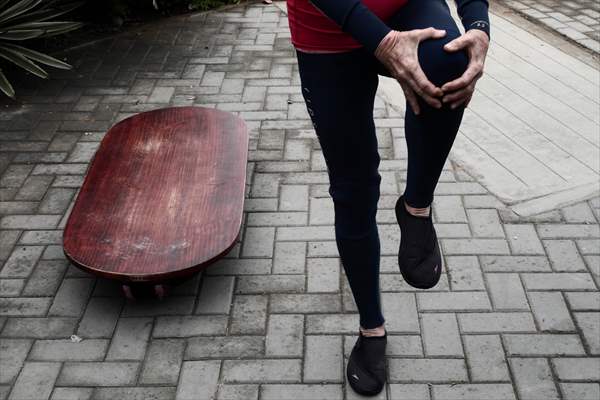 Nora Loredo: Fulfilling dreams at 67 years old on the waves of the coast of Lima, Peru