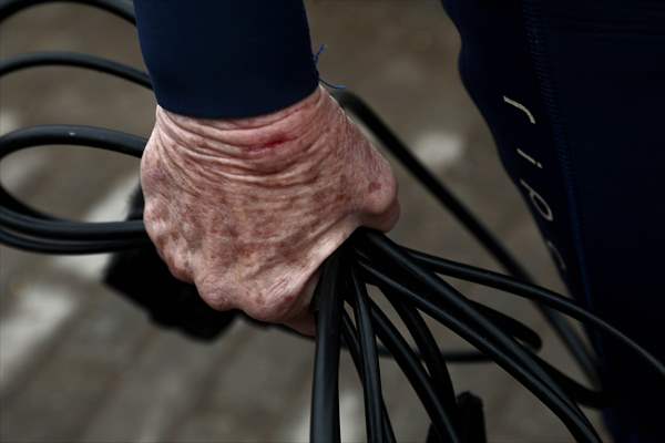 Nora Loredo: Fulfilling dreams at 67 years old on the waves of the coast of Lima, Peru