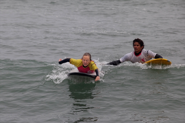 Nora Loredo: Fulfilling dreams at 67 years old on the waves of the coast of Lima, Peru