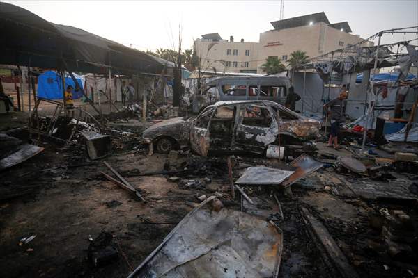 İsrail, Gazze'de hastane yerleşkesindeki yerinden edilmiş Filistinlilerin çadırlarını bombaladı