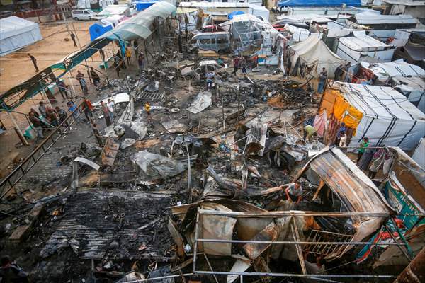 İsrail, Gazze'de hastane yerleşkesindeki yerinden edilmiş Filistinlilerin çadırlarını bombaladı