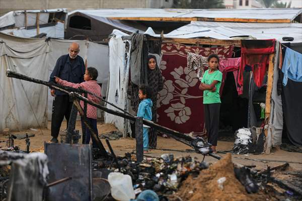 İsrail, Gazze'de hastane yerleşkesindeki yerinden edilmiş Filistinlilerin çadırlarını bombaladı