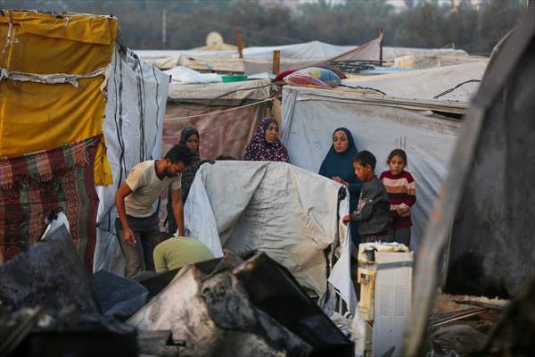 İsrail, Gazze'de hastane yerleşkesindeki yerinden edilmiş Filistinlilerin çadırlarını bombaladı