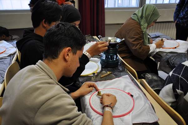 Eskişehir'deki Endonezyalı öğrenciler batik sanatını tanıttı