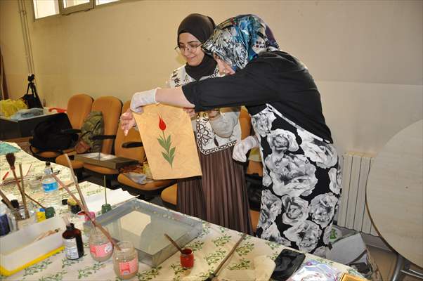 Eskişehir'deki Endonezyalı öğrenciler batik sanatını tanıttı