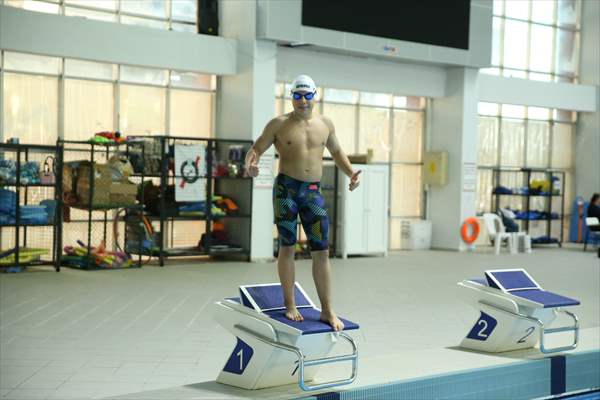 Ayrık omurga hastalığıyla mücadele eden Yusuf Efe, milli forma hedefiyle kulaç atıyor