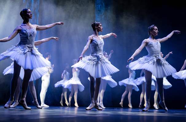 “Swan Lake” by the Imperial Russian Ballet Company in Ankara
