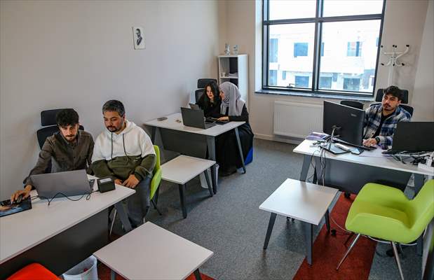 'Yapay zeka' için nitelikli insan kaynağı ihtiyacı Van YYÜ'de açılacak programlarla karşılanacak
