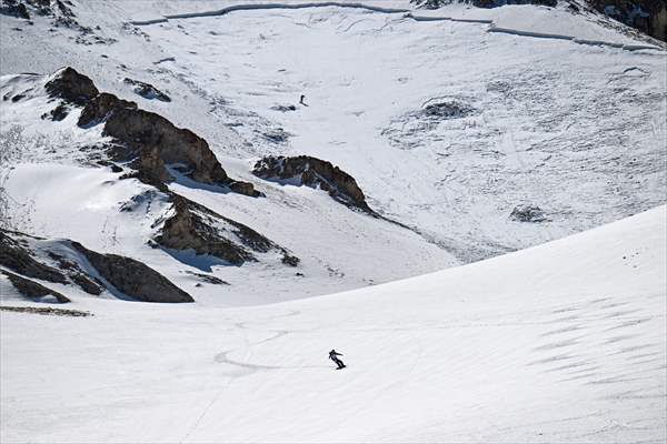 Artos Dağı'nda çığ altında kalan kayakçı kendi imkanlarıyla kurtuldu