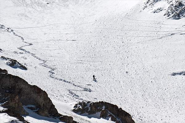 Artos Dağı'nda çığ altında kalan kayakçı kendi imkanlarıyla kurtuldu