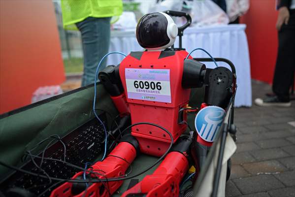 World's first humanoid robot half-marathon in Beijing