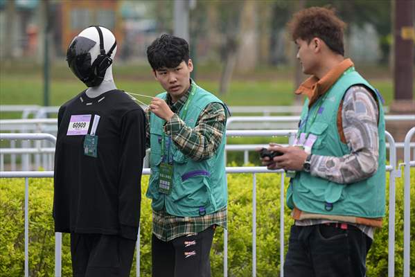 World's first humanoid robot half-marathon in Beijing