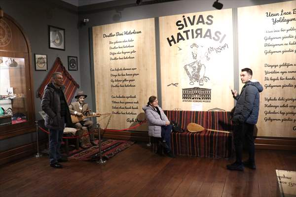 Tarihi müzik aletleri Sivas Atatürk Kongre Müzesi'nde sergileniyor