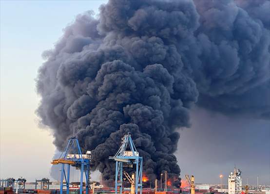Port Sudan'daki Güney Limanı'nda patlama ve yangın