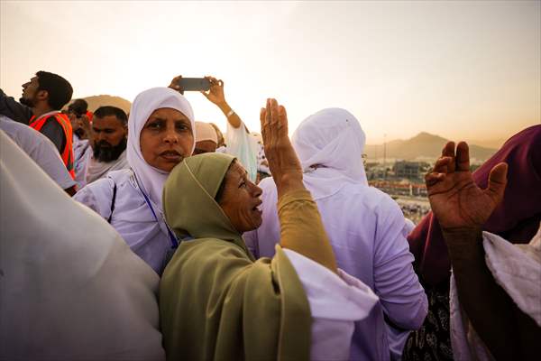 Prospective Muslim pilgrims at Arafat in Mecca