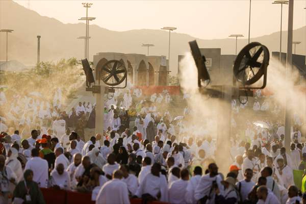 Prospective Muslim pilgrims at Arafat in Mecca
