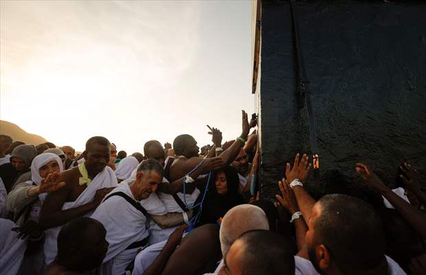 Prospective Muslim pilgrims at Arafat in Mecca