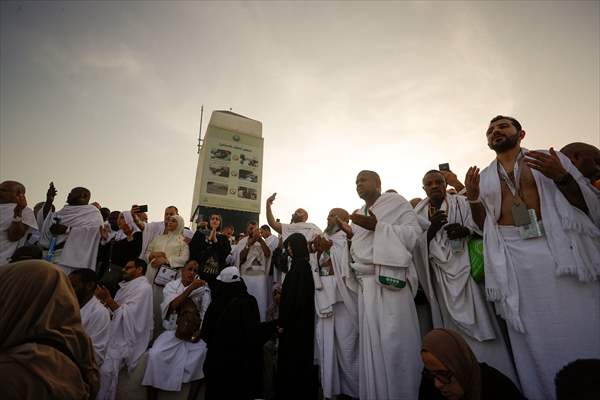 Prospective Muslim pilgrims at Arafat in Mecca