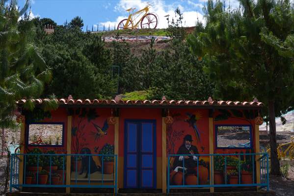 Colombia: World’s Largest Bicycle