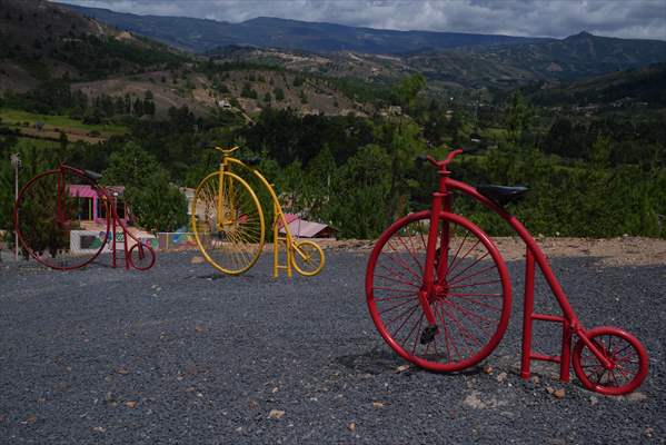 Colombia: World’s Largest Bicycle