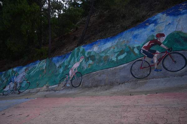 Colombia: World’s Largest Bicycle