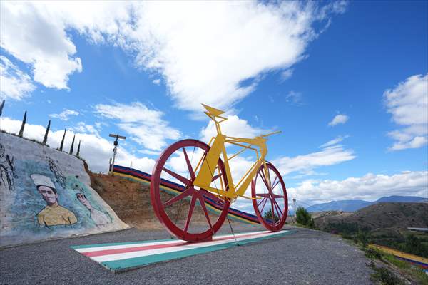 Colombia: World’s Largest Bicycle
