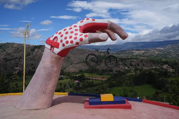 Colombia: World’s Largest Bicycle