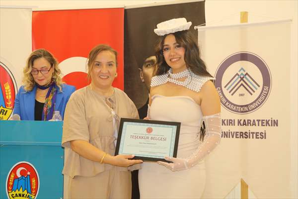 Çankırı'da ihtiyaç sahibi çocuklar özel kostümlerle doğum günü kutladı