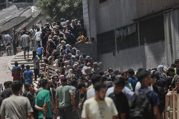 Flour aid distributed to Palestinians in Gaza under Israeli attacks