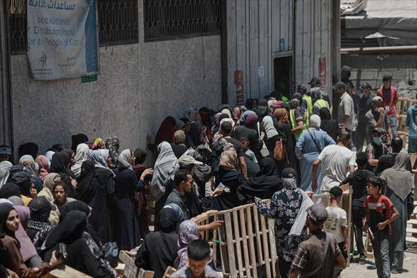 Flour aid distributed to Palestinians in Gaza under Israeli attacks