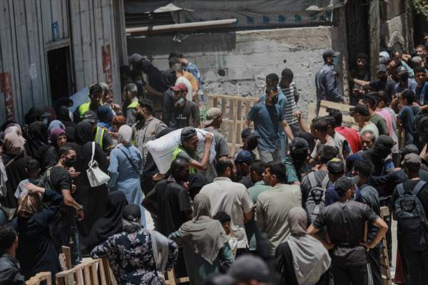 Flour aid distributed to Palestinians in Gaza under Israeli attacks