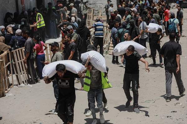 Flour aid distributed to Palestinians in Gaza under Israeli attacks