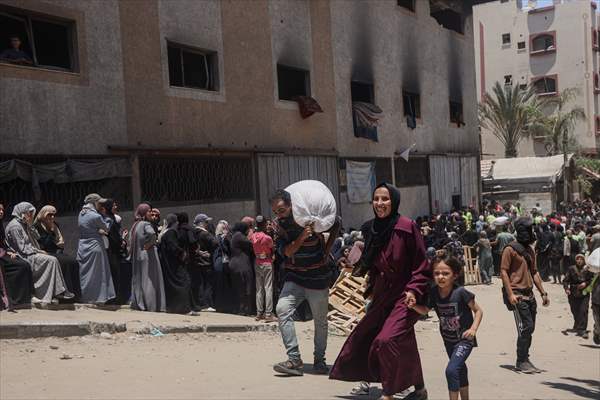 Flour aid distributed to Palestinians in Gaza under Israeli attacks