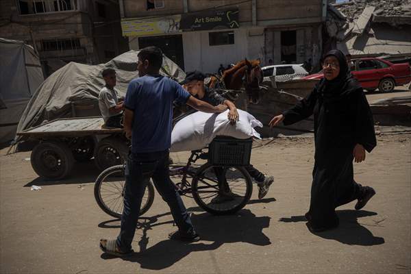 Flour aid distributed to Palestinians in Gaza under Israeli attacks