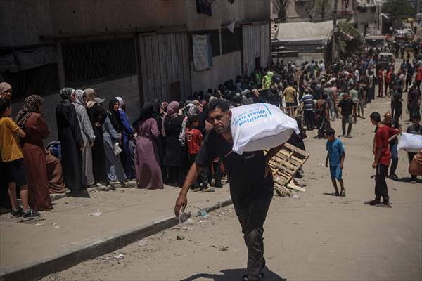 Flour aid distributed to Palestinians in Gaza under Israeli attacks