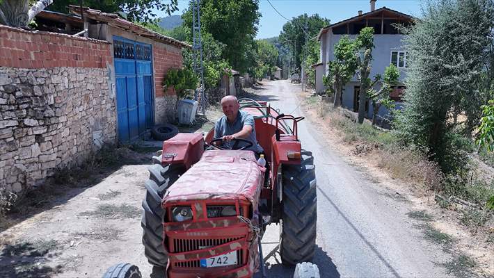 Bursa'da orman yangınına su yetiştirmek için patlak lastikle 2 kilometre katetti