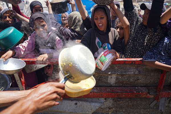 Food distributed to Palestinians struggling with hunger in Gaza