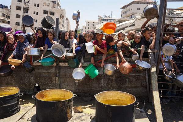 Food distributed to Palestinians struggling with hunger in Gaza