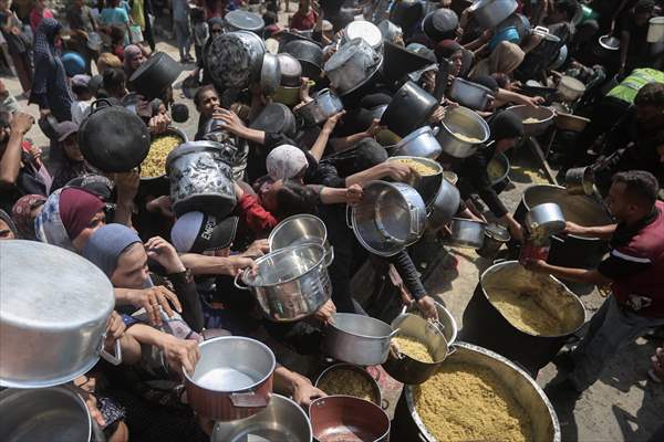 Food distributed to Palestinians struggling with hunger in Gaza