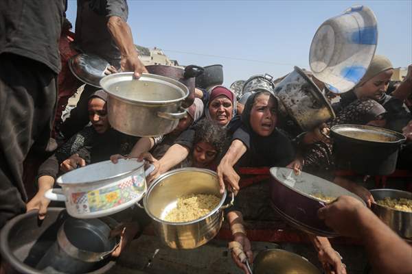 Food distributed to Palestinians struggling with hunger in Gaza