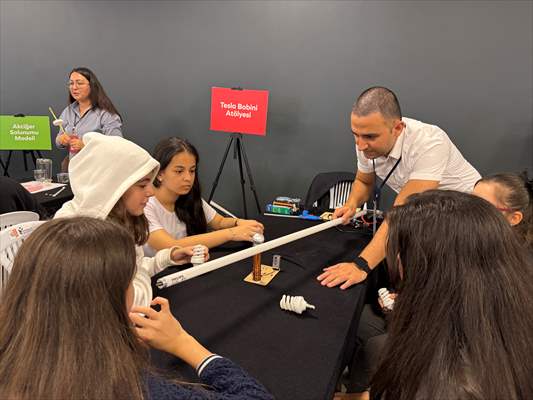 'Esenler Bilim, İnovasyon ve Teknoloji Şenliği' etkinliklerle başladı