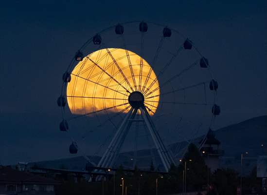 Full Moon in Ankara