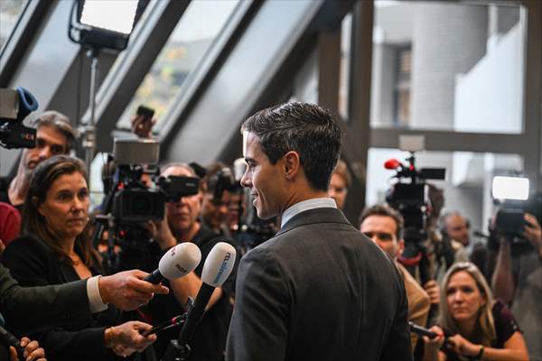 Party leaders meet for post-election talks in The Hague