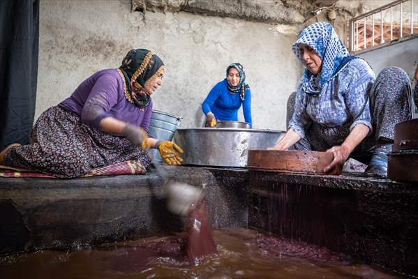 Hatay’da geleneksel “su seyti” yöntemiyle üretim devam ediyor