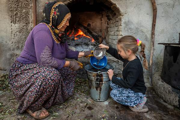 Hatay’da geleneksel “su seyti” yöntemiyle üretim devam ediyor