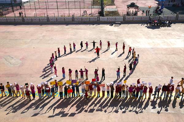 Diyarbakır'da öğrenciler 'akran zorbalığı'na karşı etkinliklerle bilinçlendiriliyor