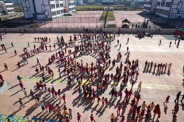 Diyarbakır'da öğrenciler 'akran zorbalığı'na karşı etkinliklerle bilinçlendiriliyor