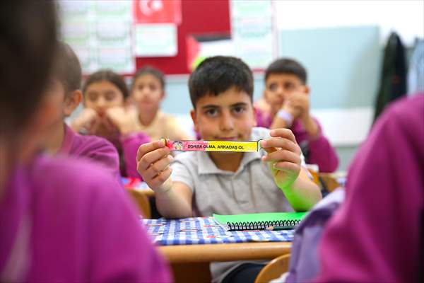 Diyarbakır'da öğrenciler 'akran zorbalığı'na karşı etkinliklerle bilinçlendiriliyor