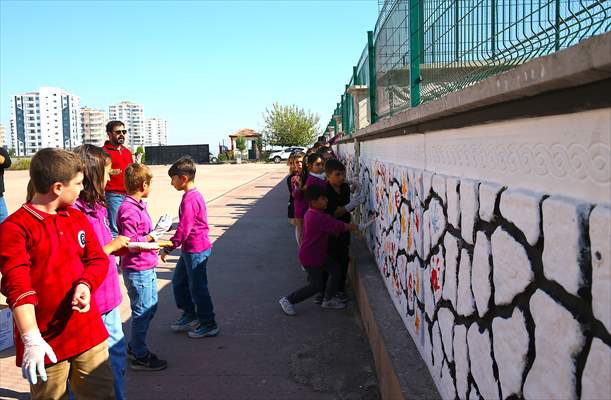 Diyarbakır'da öğrenciler 'akran zorbalığı'na karşı etkinliklerle bilinçlendiriliyor