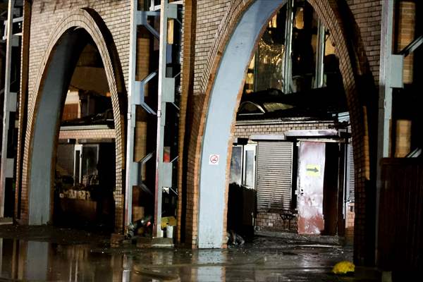 Rusya'nın St. Petersburg kentinde pazar yerinde yangın çıktı